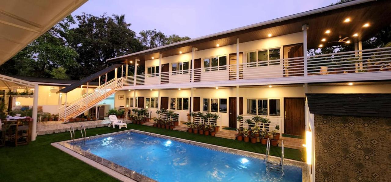 Whiteflower Cottages Vagator Exterior photo
